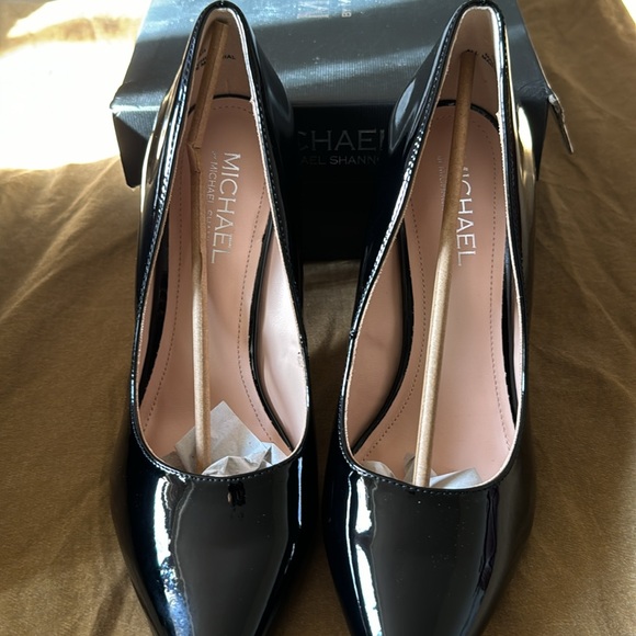 Ladies size 9 Ryleigh black pumps - Picture 4 of 5